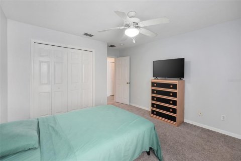 House in Orlando, Florida 4 bedrooms, 205.13 sq.m. № 2396233 - photo 24