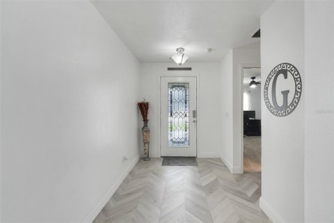 House in Orlando, Florida 4 bedrooms, 205.13 sq.m. № 2396233 - photo 10