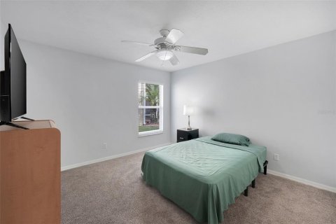 House in Orlando, Florida 4 bedrooms, 205.13 sq.m. № 2396233 - photo 25