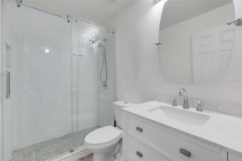 House in Orlando, Florida 4 bedrooms, 205.13 sq.m. № 2396233 - photo 29