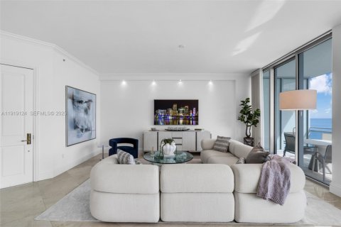 Condo in Bal Harbour, Florida, 2 bedrooms  № 1989228 - photo 9