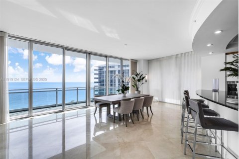 Condo in Bal Harbour, Florida, 2 bedrooms  № 1989228 - photo 4