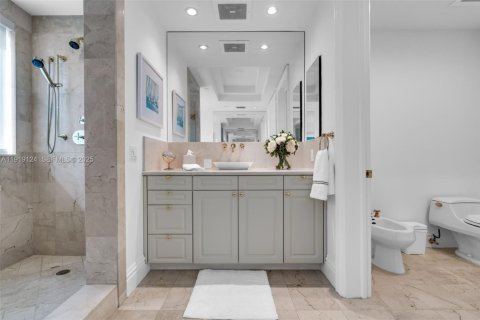 Condo in Bal Harbour, Florida, 2 bedrooms  № 1989228 - photo 22