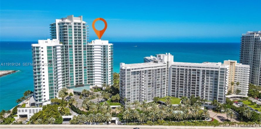 Condo in Bal Harbour, Florida, 2 bedrooms  № 1989228