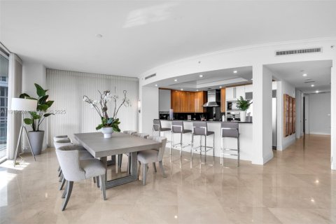 Condo in Bal Harbour, Florida, 2 bedrooms  № 1989228 - photo 7