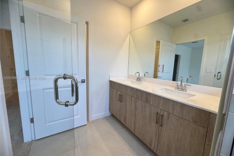 Townhouse in Homestead, Florida 3 bedrooms, 171.59 sq.m. № 2066435 - photo 25