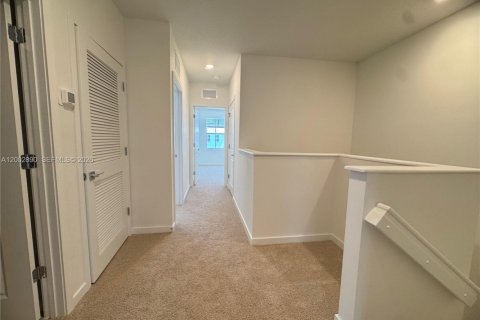 Townhouse in Homestead, Florida 3 bedrooms, 171.59 sq.m. № 2066435 - photo 27
