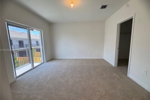 Townhouse in Homestead, Florida 3 bedrooms, 171.59 sq.m. № 2066435 - photo 28