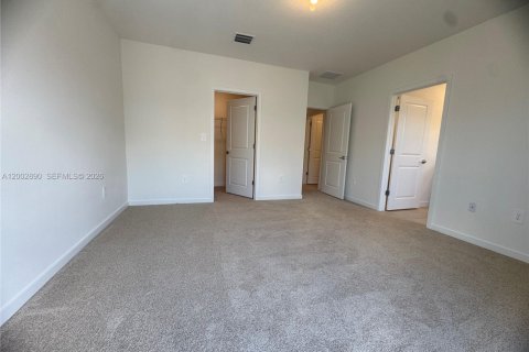 Townhouse in Homestead, Florida 3 bedrooms, 171.59 sq.m. № 2066435 - photo 24