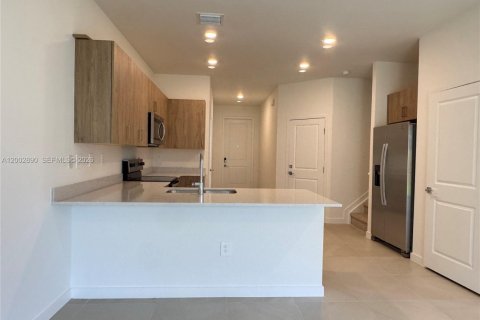 Townhouse in Homestead, Florida 3 bedrooms, 171.59 sq.m. № 2066435 - photo 9