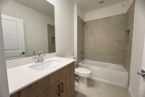 Townhouse in Homestead, Florida 3 bedrooms, 171.59 sq.m. № 2066435 - photo 26