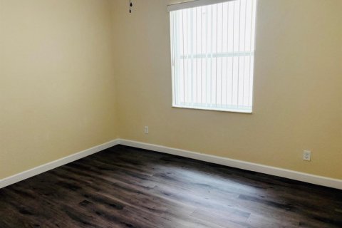 Villa ou maison à louer à Port St. Lucie, Floride: 3 chambres, 153.2 m2 № 2279047 - photo 8