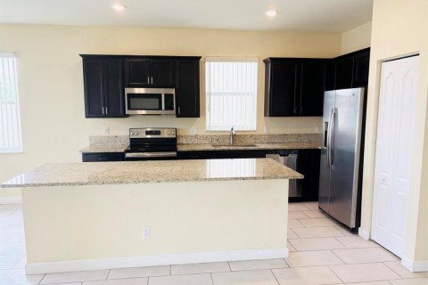 Villa ou maison à louer à Port St. Lucie, Floride: 3 chambres, 153.2 m2 № 2279047 - photo 5