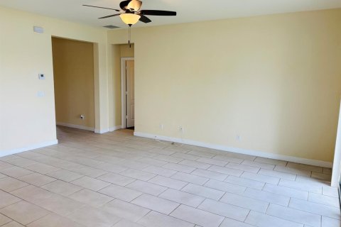 Villa ou maison à louer à Port St. Lucie, Floride: 3 chambres, 153.2 m2 № 2279047 - photo 3