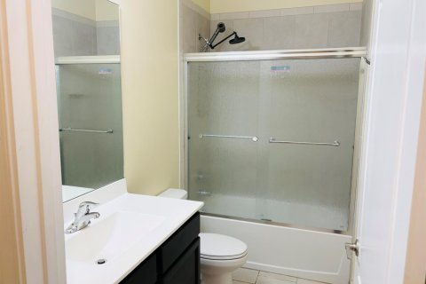Villa ou maison à louer à Port St. Lucie, Floride: 3 chambres, 153.2 m2 № 2279047 - photo 6