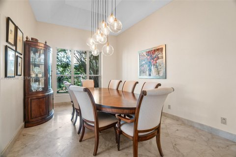 House in Weston, Florida 5 bedrooms, 333.33 sq.m. № 2004118 - photo 16