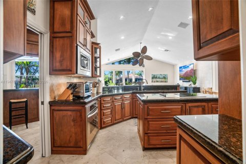 House in Weston, Florida 5 bedrooms, 333.33 sq.m. № 2004118 - photo 22