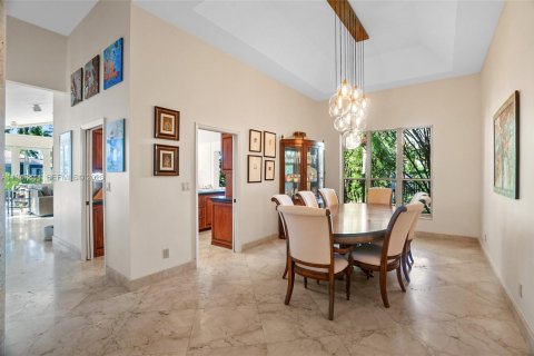 House in Weston, Florida 5 bedrooms, 333.33 sq.m. № 2004118 - photo 15