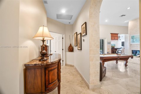 House in Weston, Florida 5 bedrooms, 333.33 sq.m. № 2004118 - photo 12