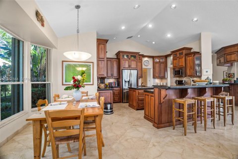 House in Weston, Florida 5 bedrooms, 333.33 sq.m. № 2004118 - photo 21