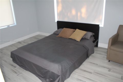 Снять в аренду виллу или дом в Майами, Флорида 3 спальни, 127.18м2, № 2002321 - фото 7