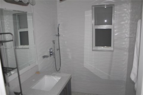 Снять в аренду виллу или дом в Майами, Флорида 3 спальни, 127.18м2, № 2002321 - фото 9