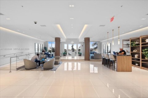 Купить кондоминиум в Майами, Флорида 1 спальня, 72.46м2, № 1953929 - фото 7