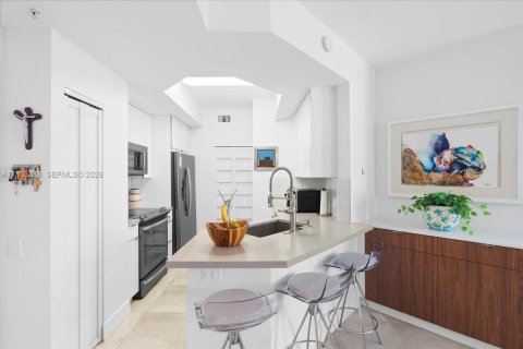 Купить кондоминиум в Майами, Флорида 1 спальня, 72.46м2, № 1953929 - фото 12