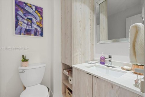 Купить кондоминиум в Майами, Флорида 1 спальня, 72.46м2, № 1953929 - фото 15