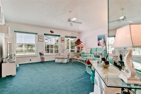 House in Bradenton, Florida 3 bedrooms, 134.99 sq.m. № 1813495 - photo 3
