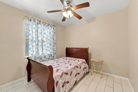 House in West Palm Beach, Florida 5 bedrooms, 256.04 sq.m. № 2409534 - photo 26