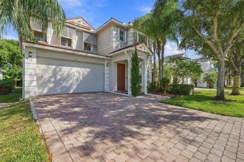House in West Palm Beach, Florida 5 bedrooms, 256.04 sq.m. № 2409534 - photo 3