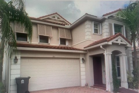 House in West Palm Beach, Florida 5 bedrooms, 256.04 sq.m. № 2409534