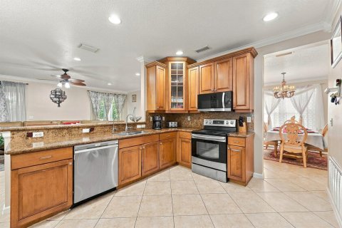 House in West Palm Beach, Florida 5 bedrooms, 256.04 sq.m. № 2409534 - photo 19