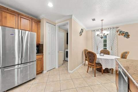 House in West Palm Beach, Florida 5 bedrooms, 256.04 sq.m. № 2409534 - photo 17