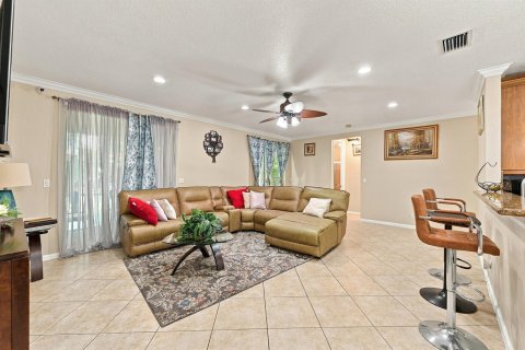 House in West Palm Beach, Florida 5 bedrooms, 256.04 sq.m. № 2409534 - photo 13