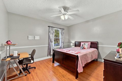 House in West Palm Beach, Florida 5 bedrooms, 256.04 sq.m. № 2409534 - photo 29