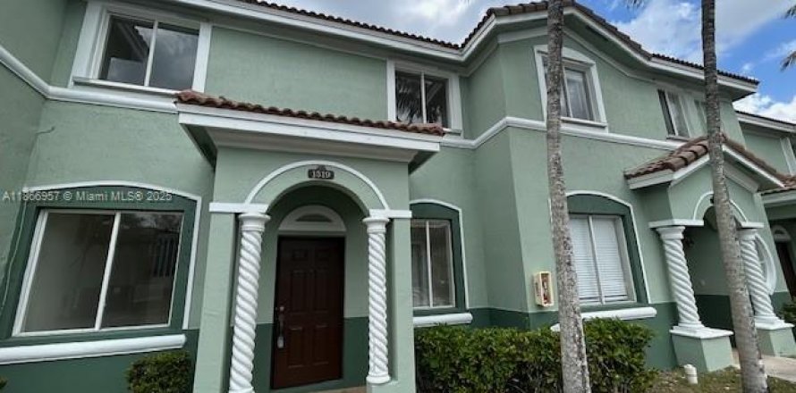 Таунхаус в Хомстед, Флорида 3 спальни, 120.96м2 № 1979299