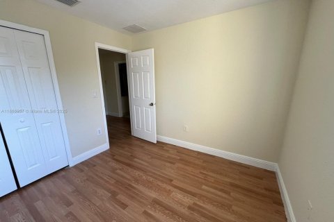 Купить таунхаус в Хомстед, Флорида 3 спальни, 120.96м2, № 1979299 - фото 14