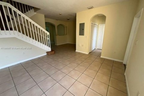 Купить таунхаус в Хомстед, Флорида 3 спальни, 120.96м2, № 1979299 - фото 3