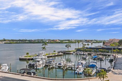 Condo in Sarasota, Florida, 3 bedrooms  № 2099792 - photo 27
