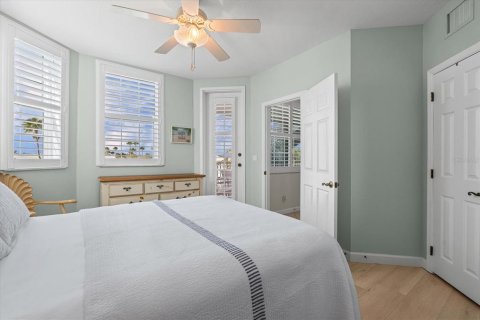 Condo in Sarasota, Florida, 3 bedrooms  № 2099792 - photo 15