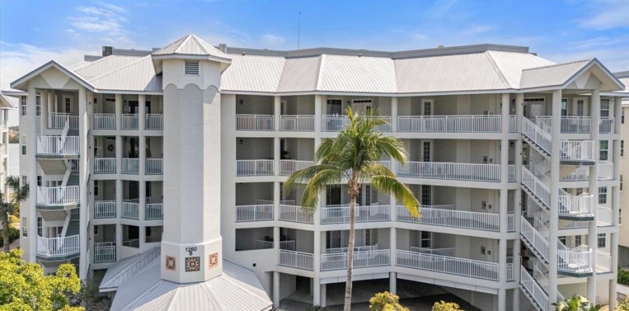 Condo in Sarasota, Florida, 3 bedrooms  № 2099792