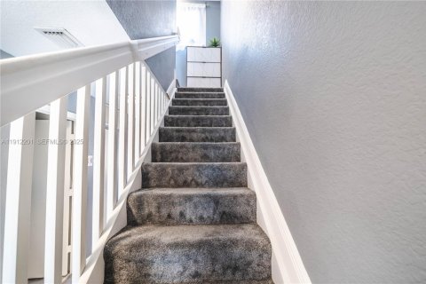 Condo in North Miami Beach, Florida, 3 bedrooms  № 1976379 - photo 22