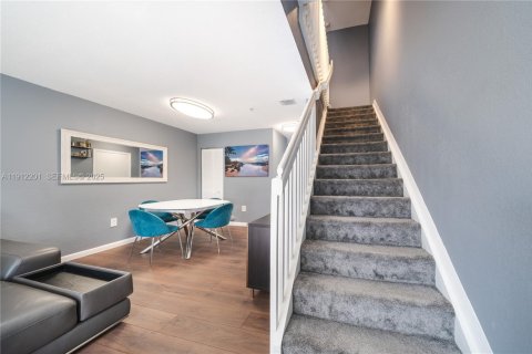 Condo in North Miami Beach, Florida, 3 bedrooms  № 1976379 - photo 11