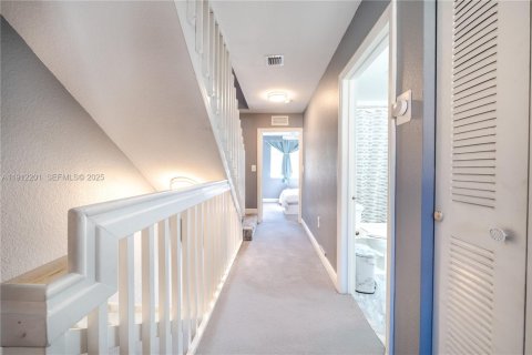 Condo in North Miami Beach, Florida, 3 bedrooms  № 1976379 - photo 15