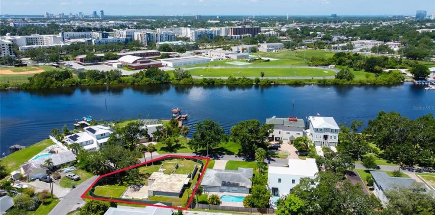 Land in Tampa, Florida № 1795802