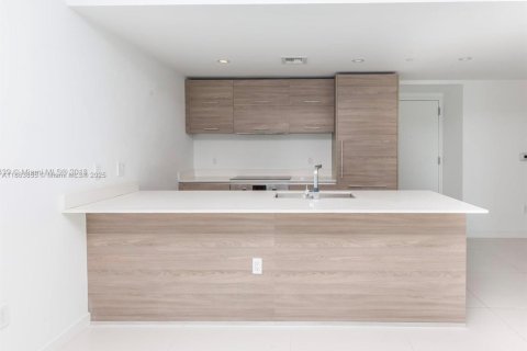 Condominio en venta en Miami, Florida, 2 dormitorios, 101.08 m2 № 2012731 - foto 2