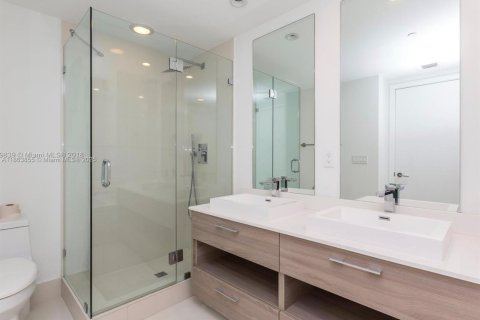 Condominio en venta en Miami, Florida, 2 dormitorios, 101.08 m2 № 2012731 - foto 10