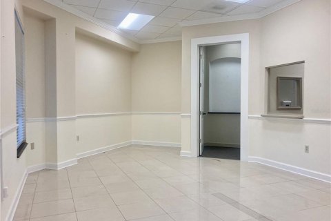 Propiedad comercial en alquiler en Port Charlotte, Florida, 5658.58 m2 № 1147905 - foto 3